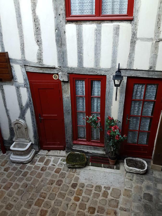 Appartement Du Vieux تروي المظهر الخارجي الصورة