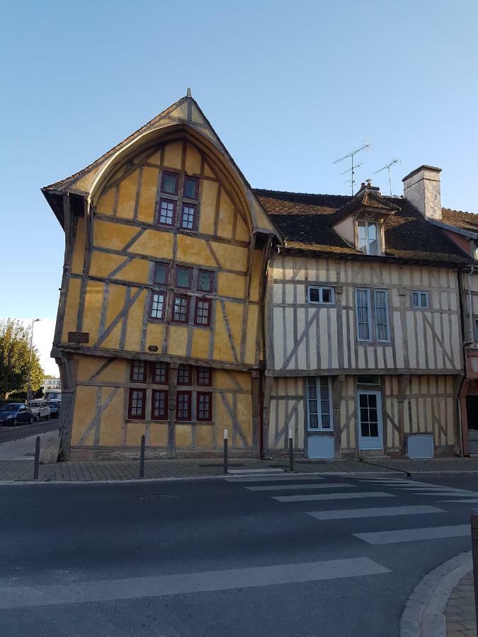 Appartement Du Vieux تروي المظهر الخارجي الصورة