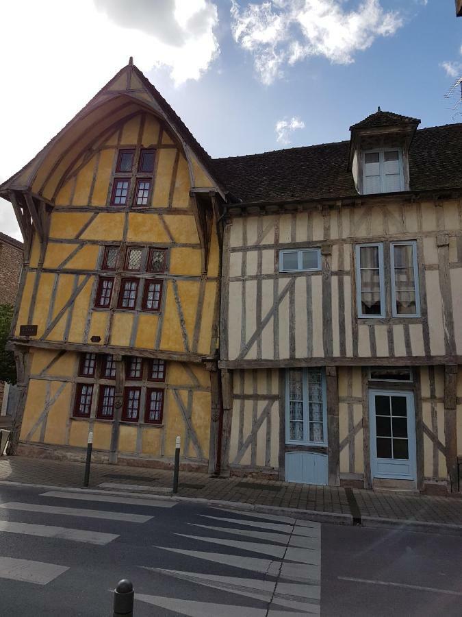 Appartement Du Vieux تروي المظهر الخارجي الصورة